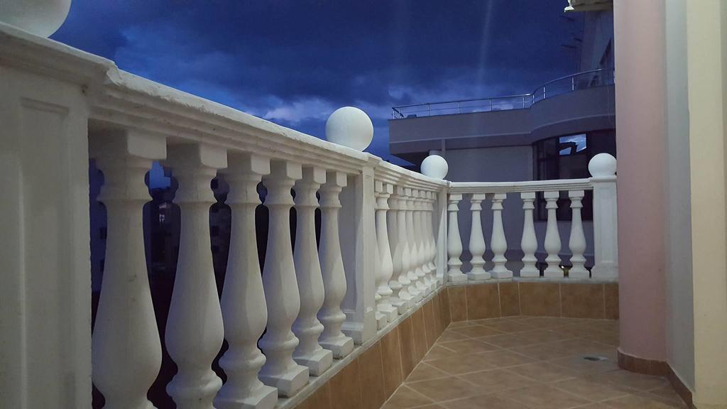 Nuovo Sun Golem Hotel Golem  Luaran gambar