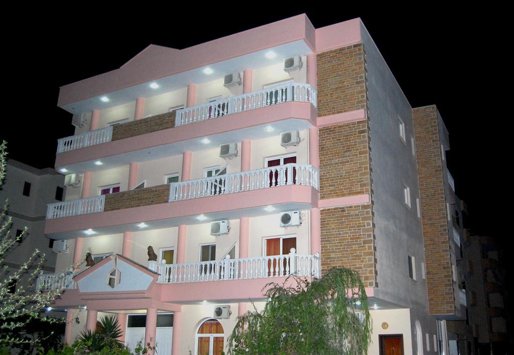 Nuovo Sun Golem Hotel Golem  Luaran gambar