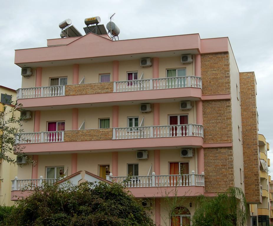 Nuovo Sun Golem Hotel Golem  Luaran gambar