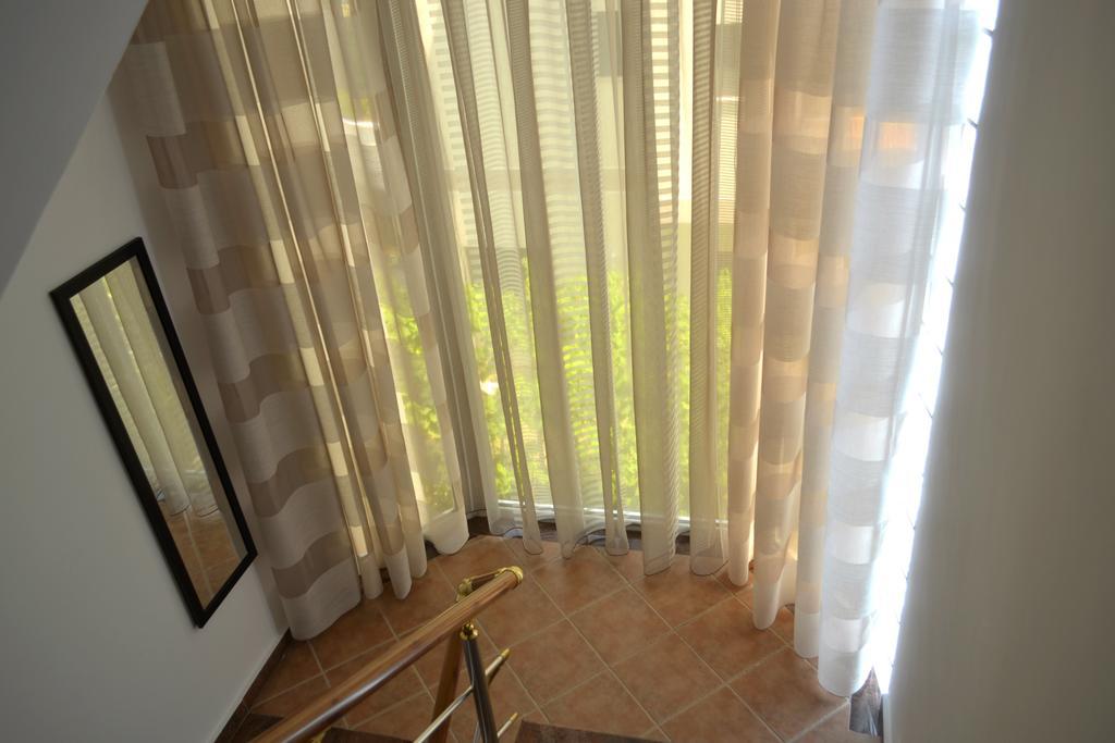 Nuovo Sun Golem Hotel Golem  Luaran gambar