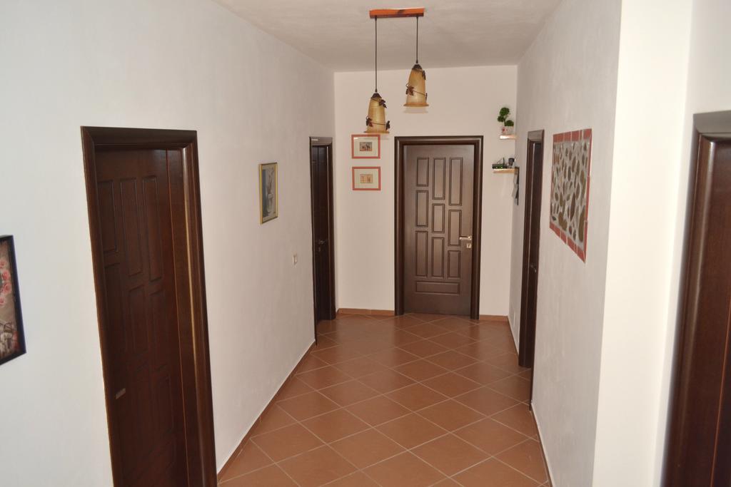 Nuovo Sun Golem Hotel Golem  Luaran gambar