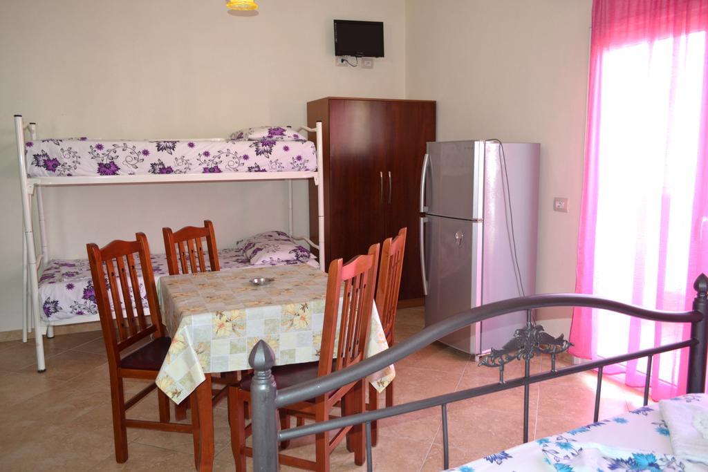 Nuovo Sun Golem Hotel Golem  Luaran gambar