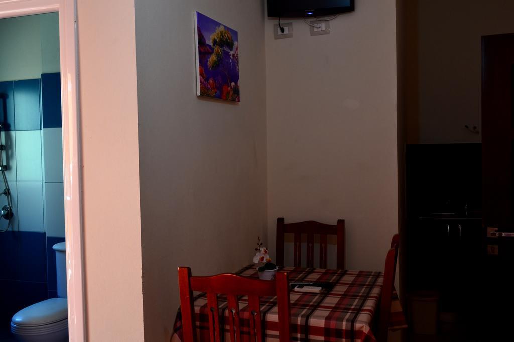 Nuovo Sun Golem Hotel Golem  Luaran gambar