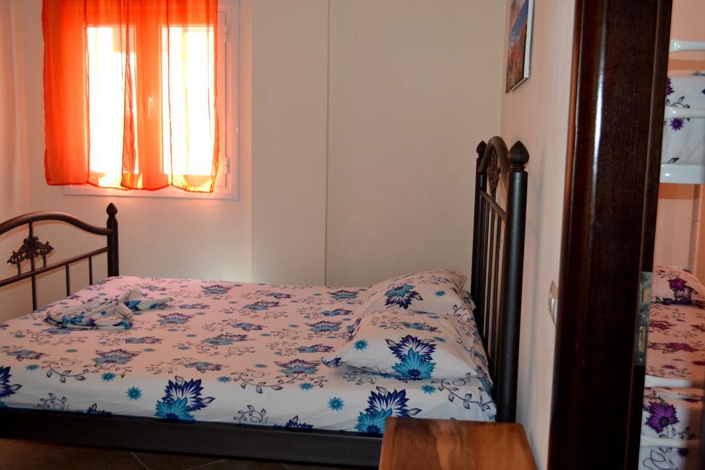 Nuovo Sun Golem Hotel Golem  Luaran gambar