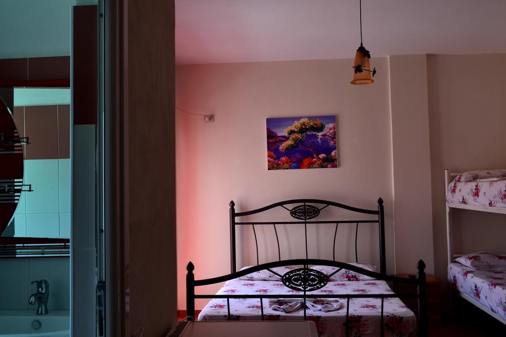 Nuovo Sun Golem Hotel Golem  Luaran gambar