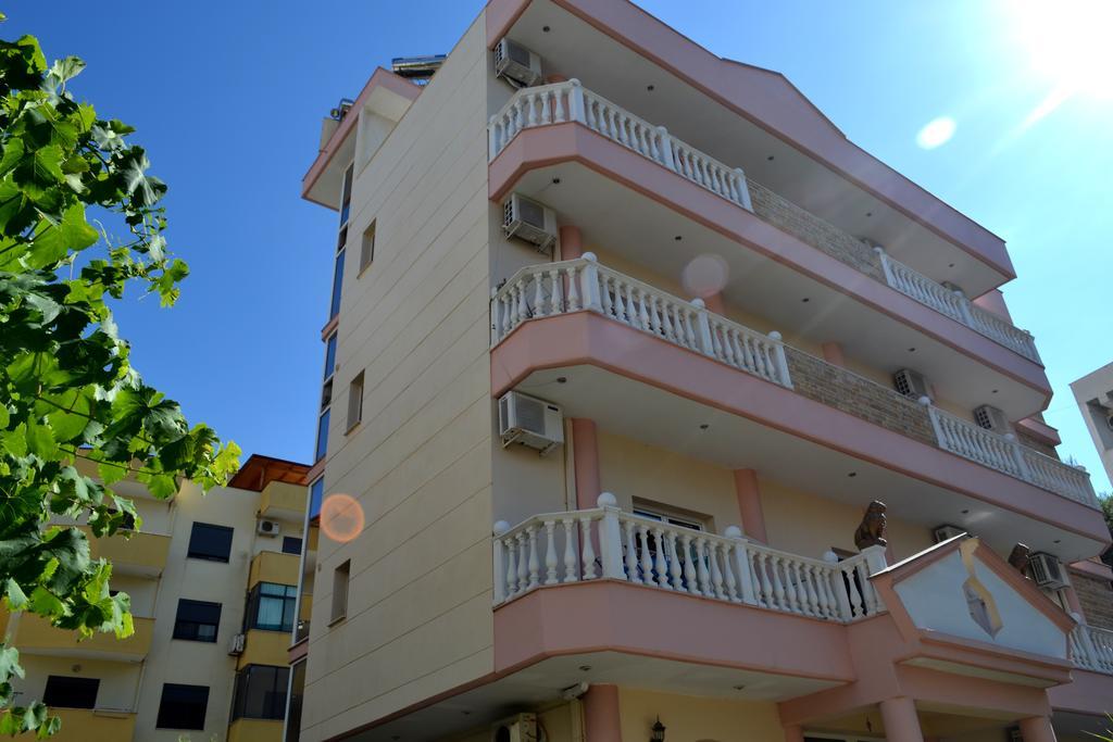 Nuovo Sun Golem Hotel Golem  Luaran gambar