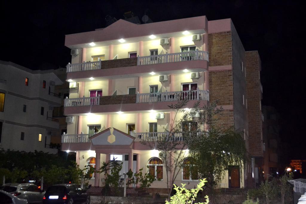 Nuovo Sun Golem Hotel Golem  Luaran gambar
