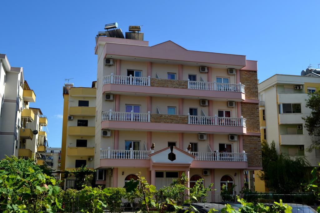 Nuovo Sun Golem Hotel Golem  Luaran gambar